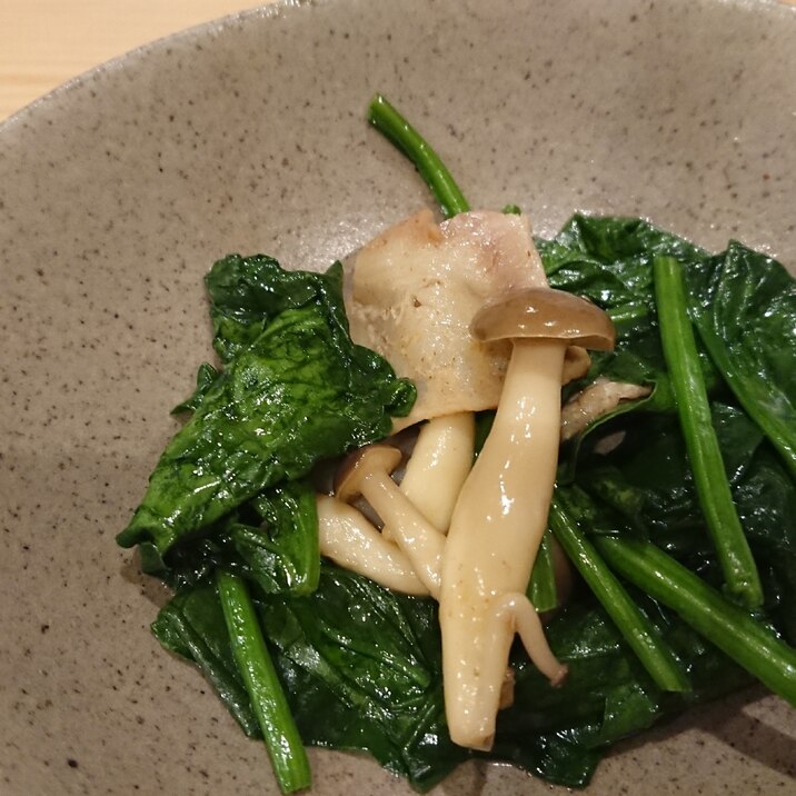 ほうれん草 しめじ ベーコンのバター醤油炒め レシピ 作り方 By あんこ68 楽天レシピ
